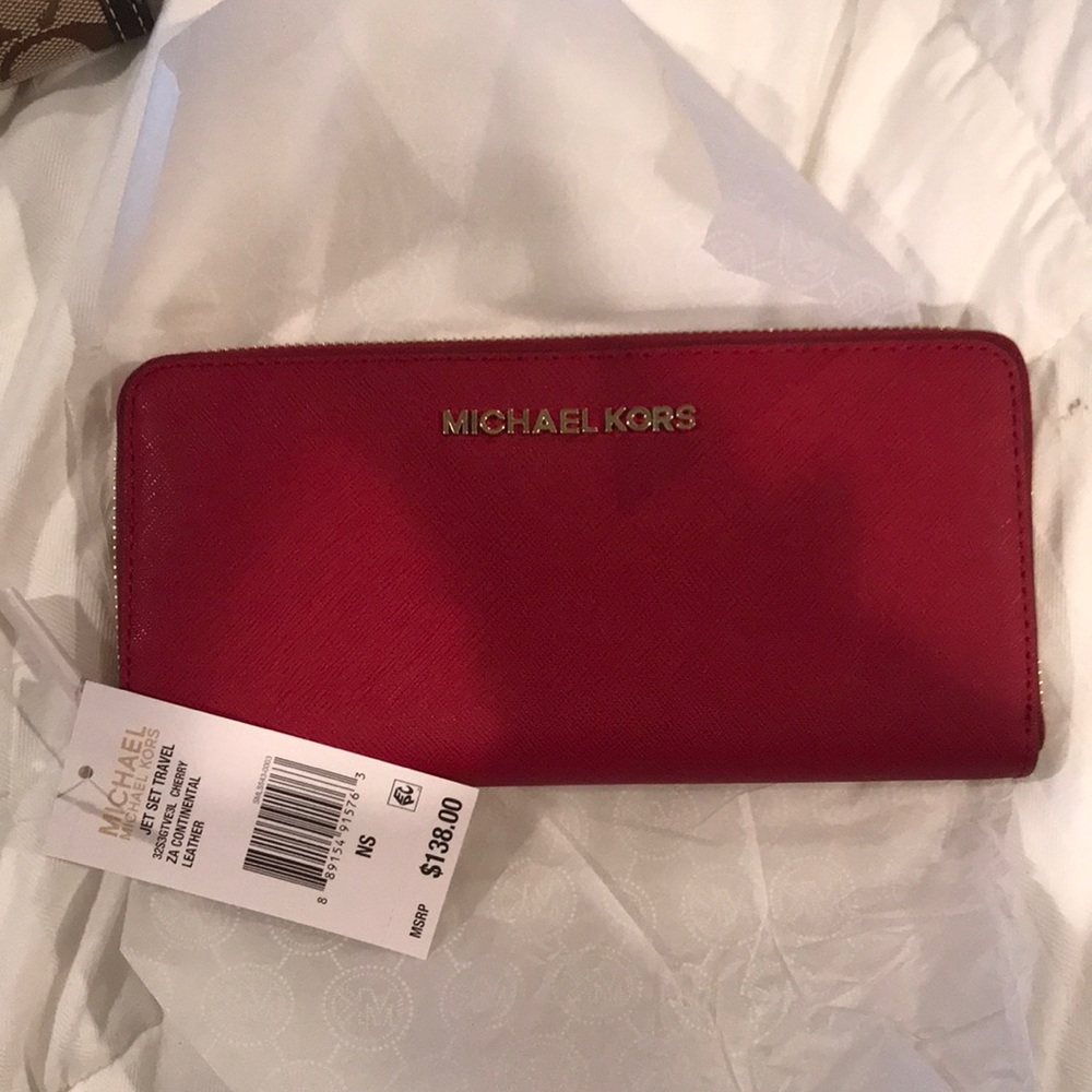 BRAND NEW MICHAEL KORS WALLET IN AMAZING RED COLOR